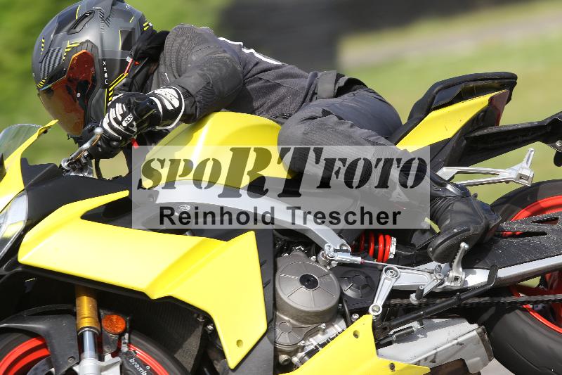 /Archiv-2025/10 23.04.2025 Cornu Master School ADR/gruen-vert/32